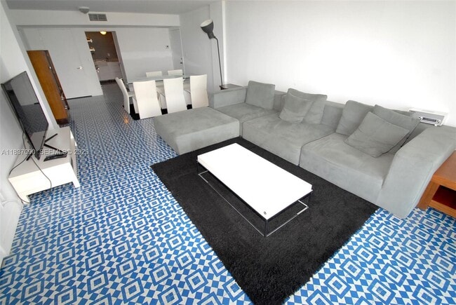 Building Photo - 1800 Collins Ave