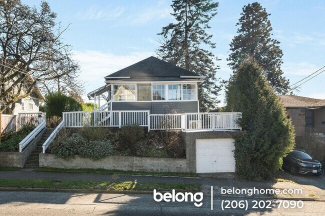 Building Photo - 3943 S Orcas St