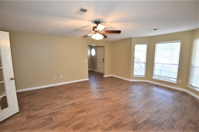 Building Photo - 1401 Chapel Hill Ln SW