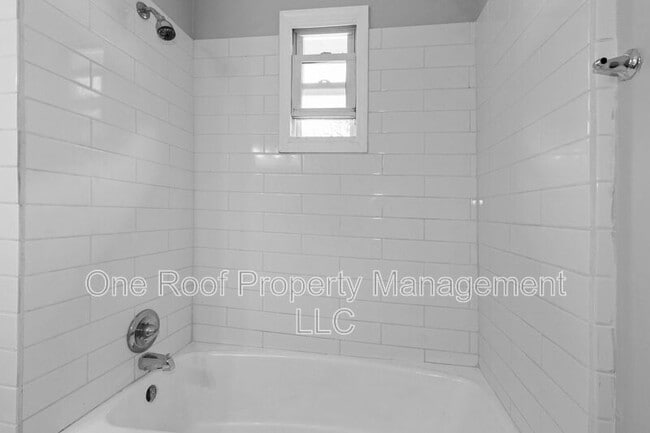 Building Photo - 937 Metropolitan Ave