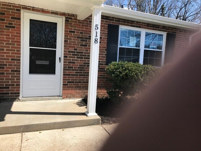 Front of unit - 516 Wooddell Ct