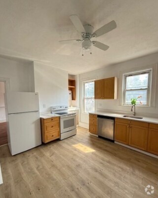 Building Photo - 58 Aspinwall Ave