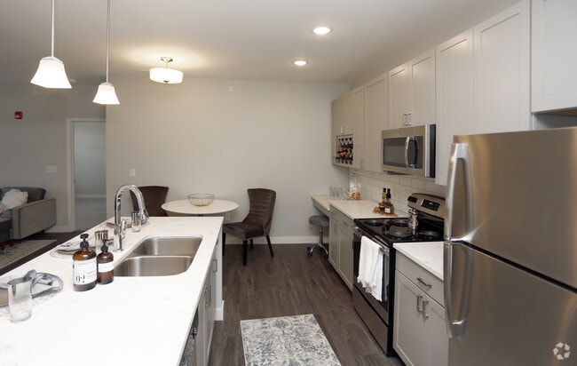 2BR, 2BA - 1130 SF - Satori Flats