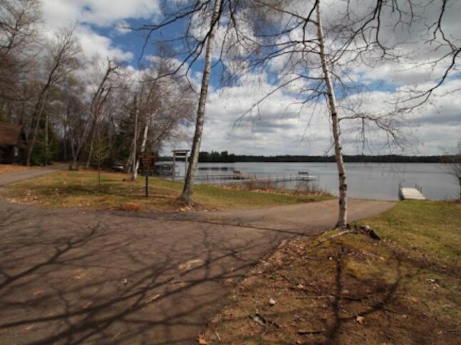 Foto del edificio - 6519 Forest Lodge Ln