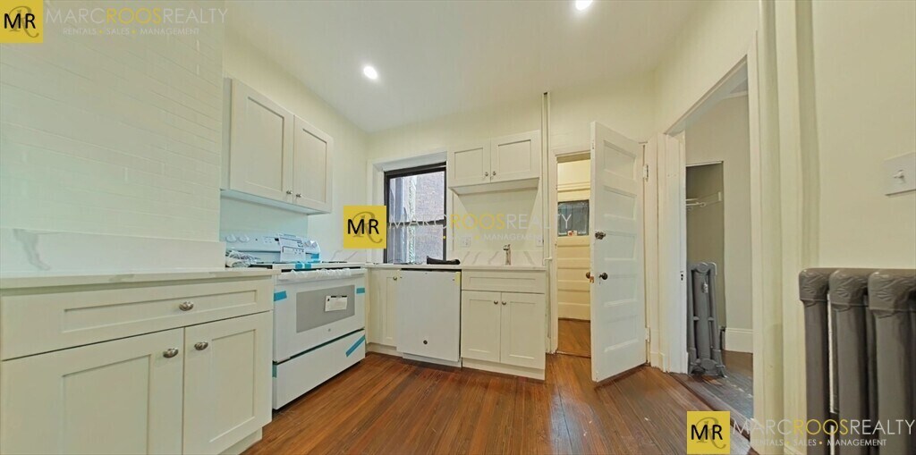Foto principal - 1855 Beacon St