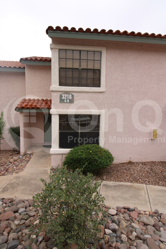 Primary Photo - 3210 E Calle De La Punta