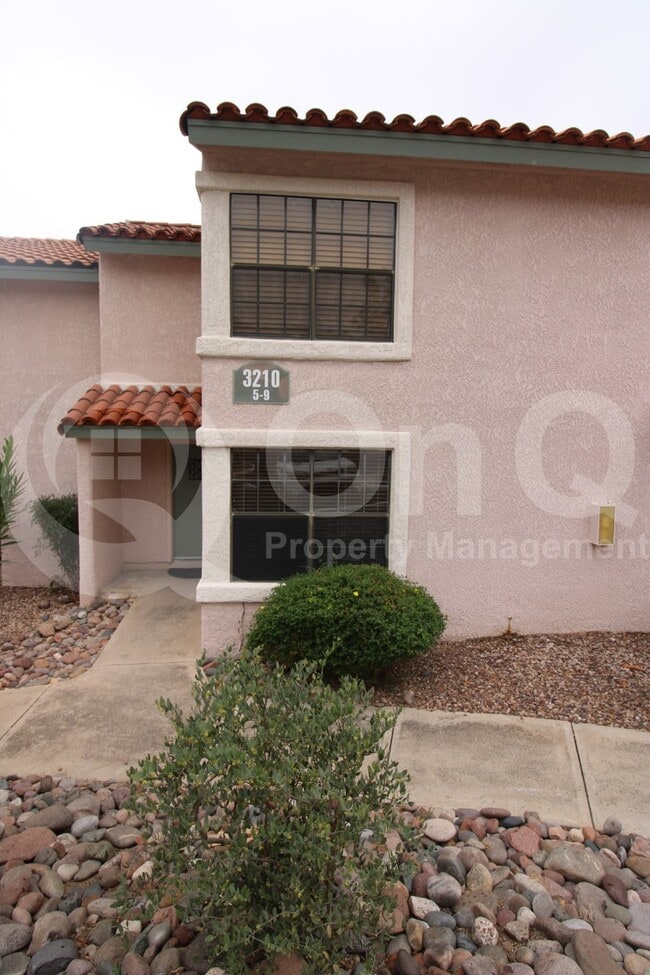 Building Photo - 3210 E Calle De La Punta