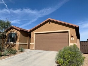 Building Photo - 6567 E Via Arroyo Azul