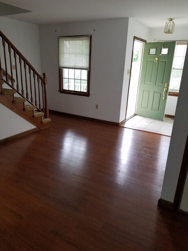 Foto del edificio - State College 3 bedroom duplex available August!