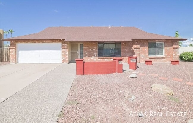Building Photo - 5006 W Torrey Pines Cir