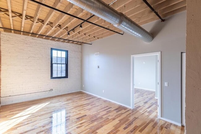 Building Photo - 116 N 4th St