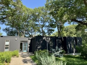 Building Photo - 1700 Cooper Ave S