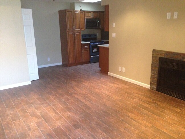 Foto del edificio - **NICE 2br/2ba PATIO HOME - (CHANDLER BLVD...