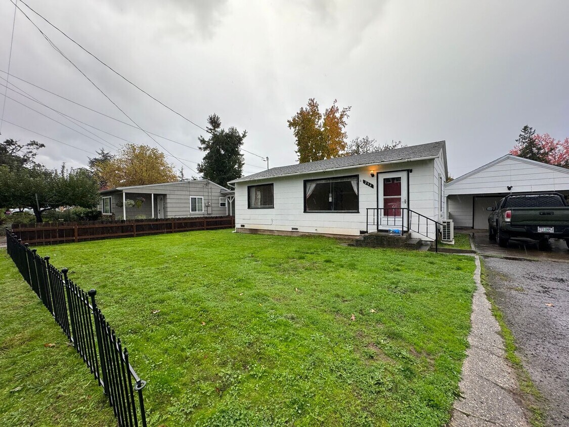 Foto principal - West Roseburg 2 Bedroom house