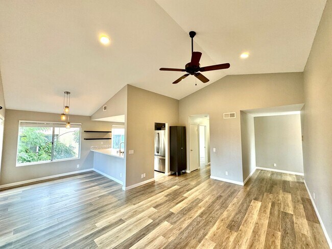 Building Photo - Modern 2BD/2BA San Marcos Condo w/ In-Unit...