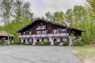 Building Photo - 44 Linderhof Golf Course Rd