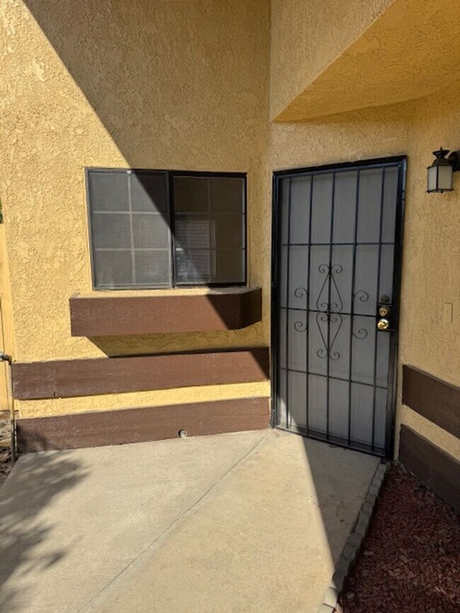 Foto del edificio - MOVE IN SPECIAL - Available Now - Charming...