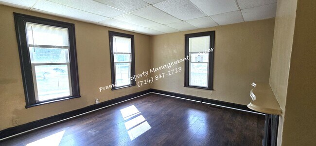 Building Photo - 76 2nd Ave