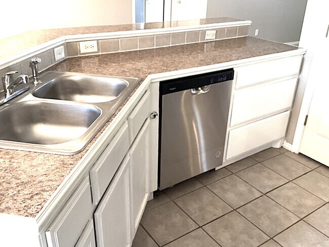 Foto del edificio - 316 SW 40th St