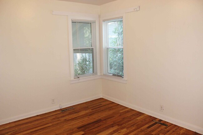 Building Photo - 509 Garfield St