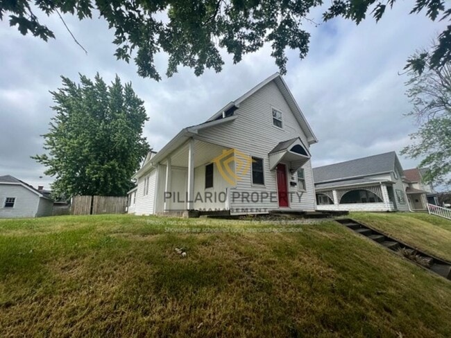 Building Photo - Charming and Updated Farm House in the Hea...