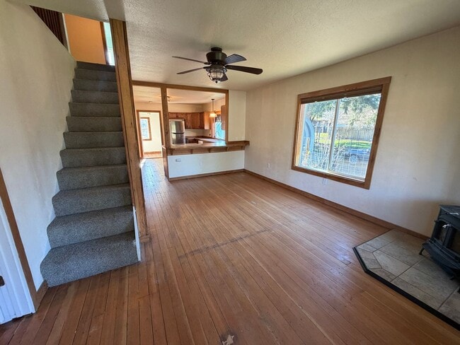 Foto del edificio - 2 Bedroom 1.5 bath single family home