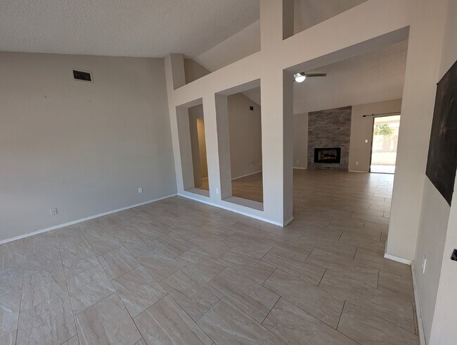 Building Photo - 3-Bed Oasis in Palm Bay!