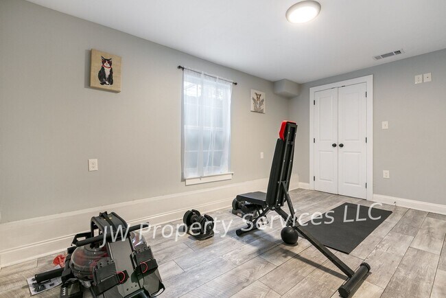 Foto del edificio - Stunning 3BR/3BA Home Near Downtown – Furnished or Unfurnished Options Available