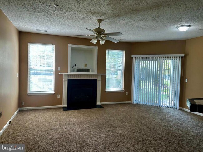 Foto del edificio - 7417 Hindon Cir
