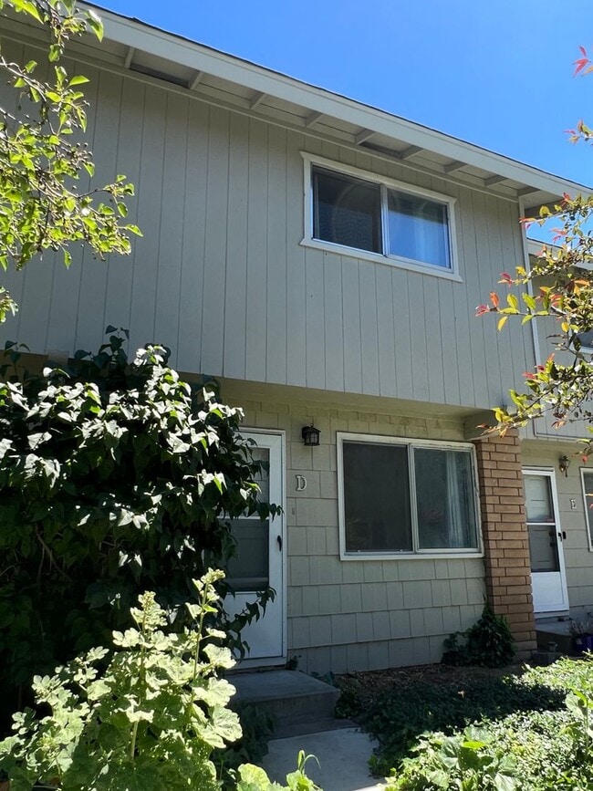 1349 El Dorado Dr, Gardnerville, NV 89410 Townhome Rentals in