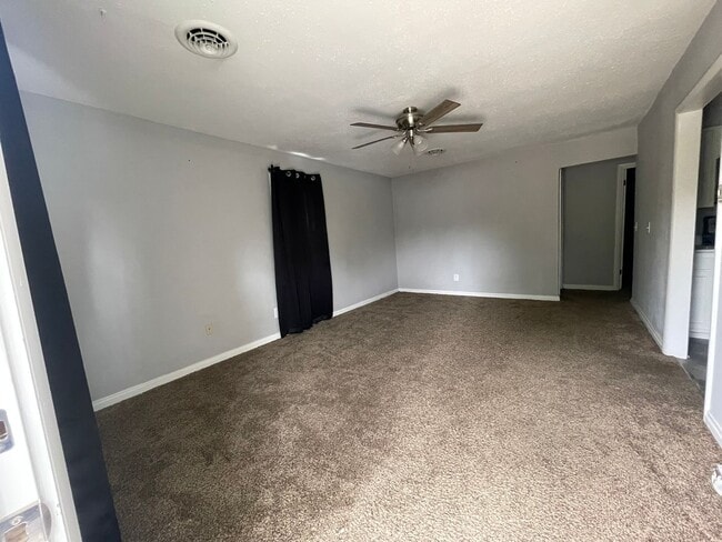 Building Photo - 3 Bed 1 Bath House for rent in Bowling Green, MO