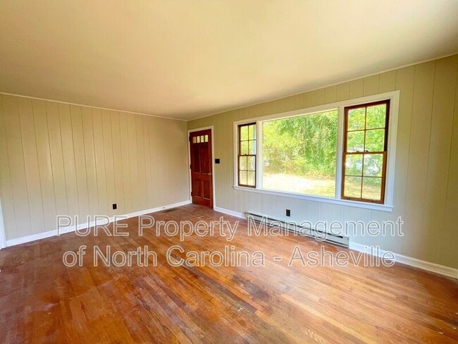 Building Photo - 127 Aurora Dr