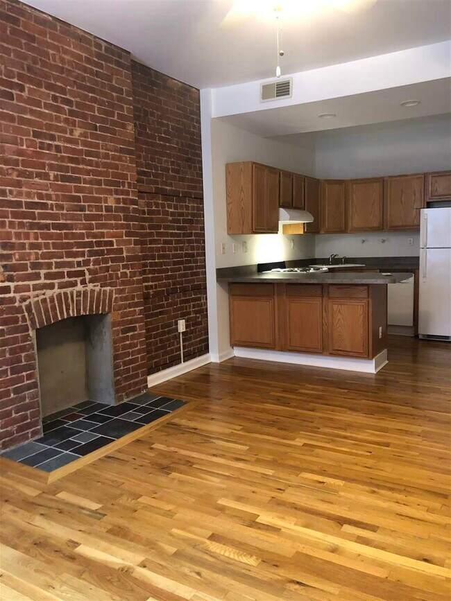 Building Photo - 932 Park Ave