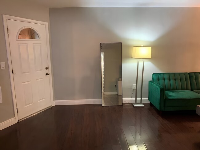 Foto del edificio - 1615 NE Miami Gardens Dr