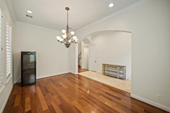Building Photo - 124 Detering St