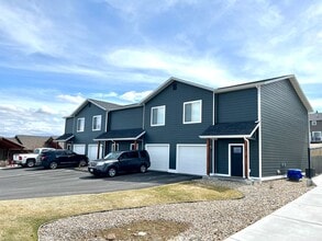 Building Photo - 3267 Cabernet Dr