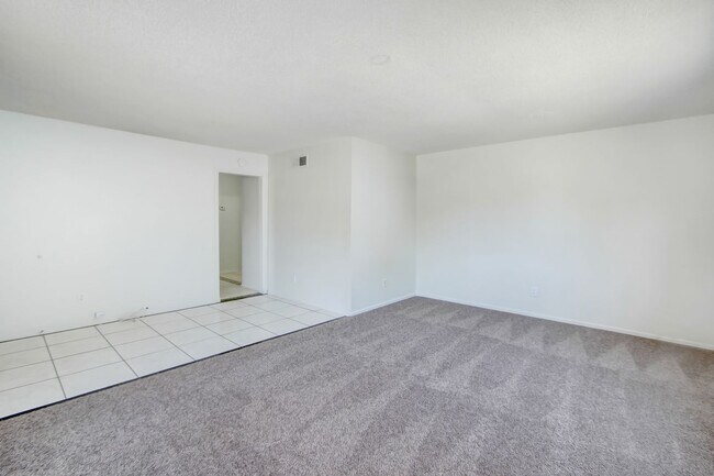 Building Photo - Available Now! 3/1.1  Single Story Home in...