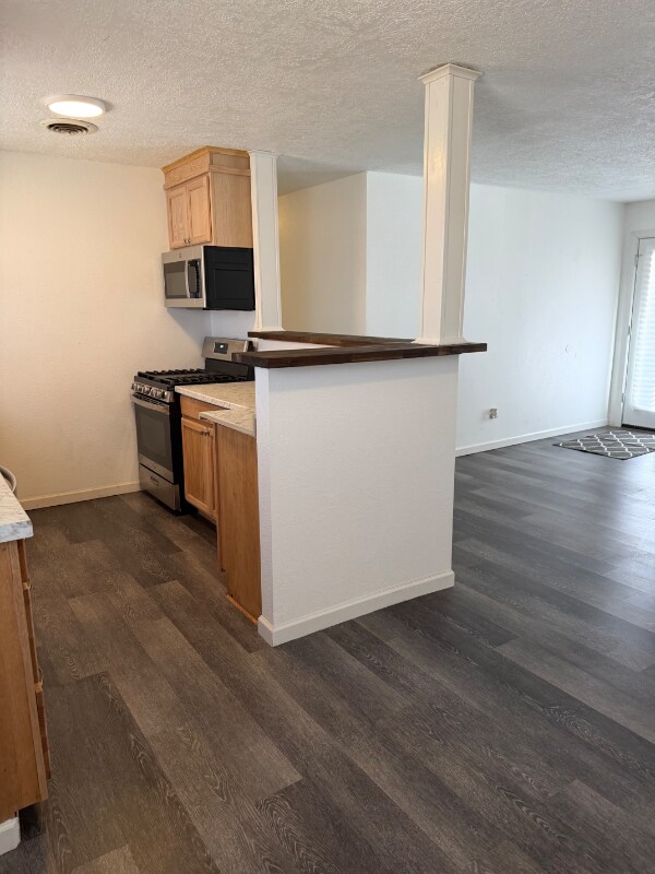 Foto del edificio - 406 Anderson Dr