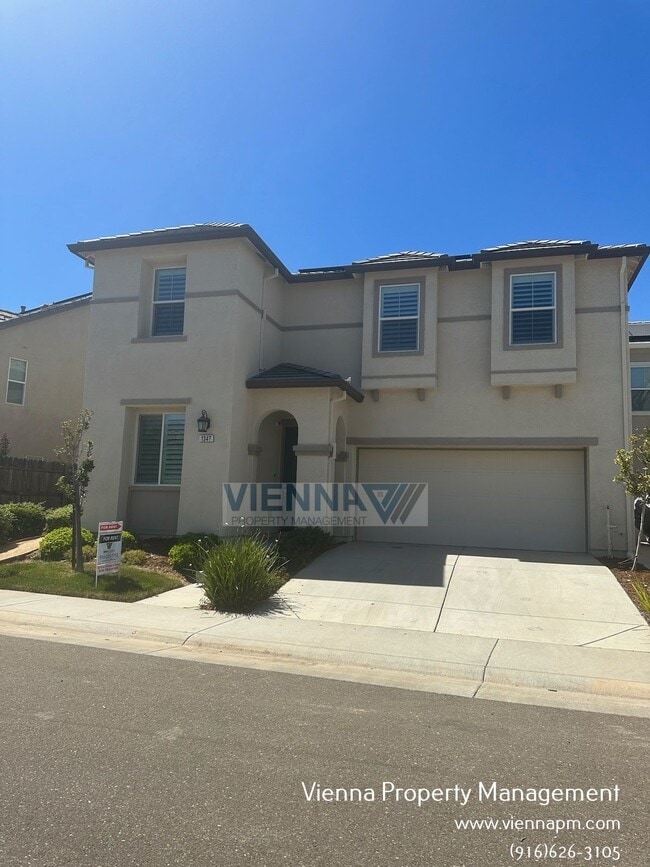 Building Photo - 1347 Larkspur Dr