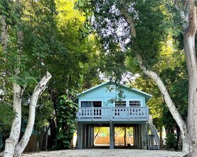 Building Photo - 130 Gumbo Limbo Dr