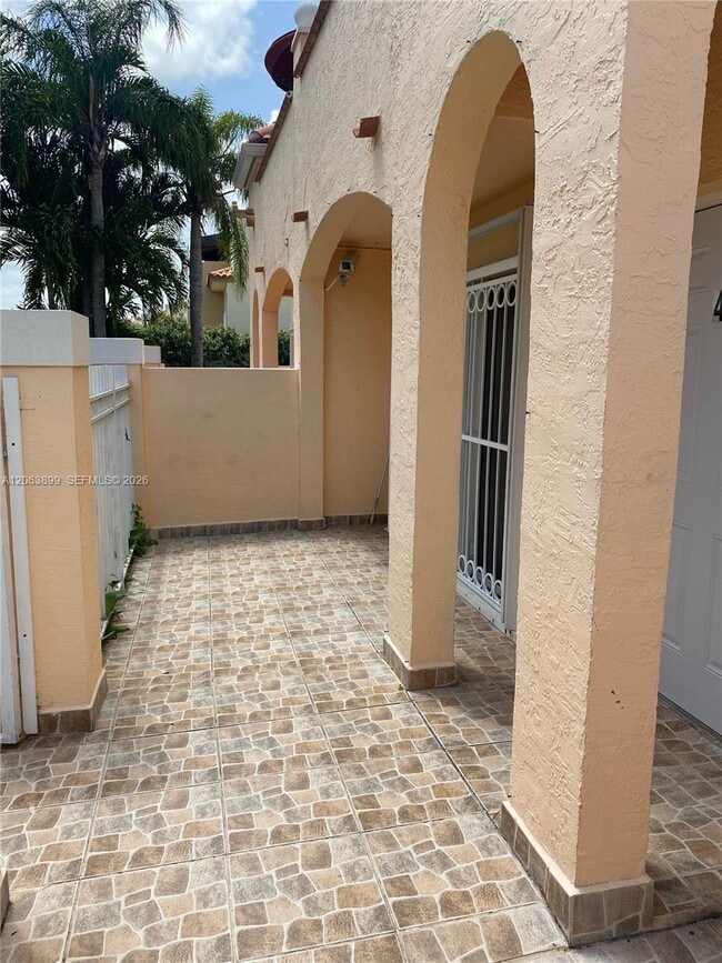 Foto del edificio - 8590 NW 3rd Ln