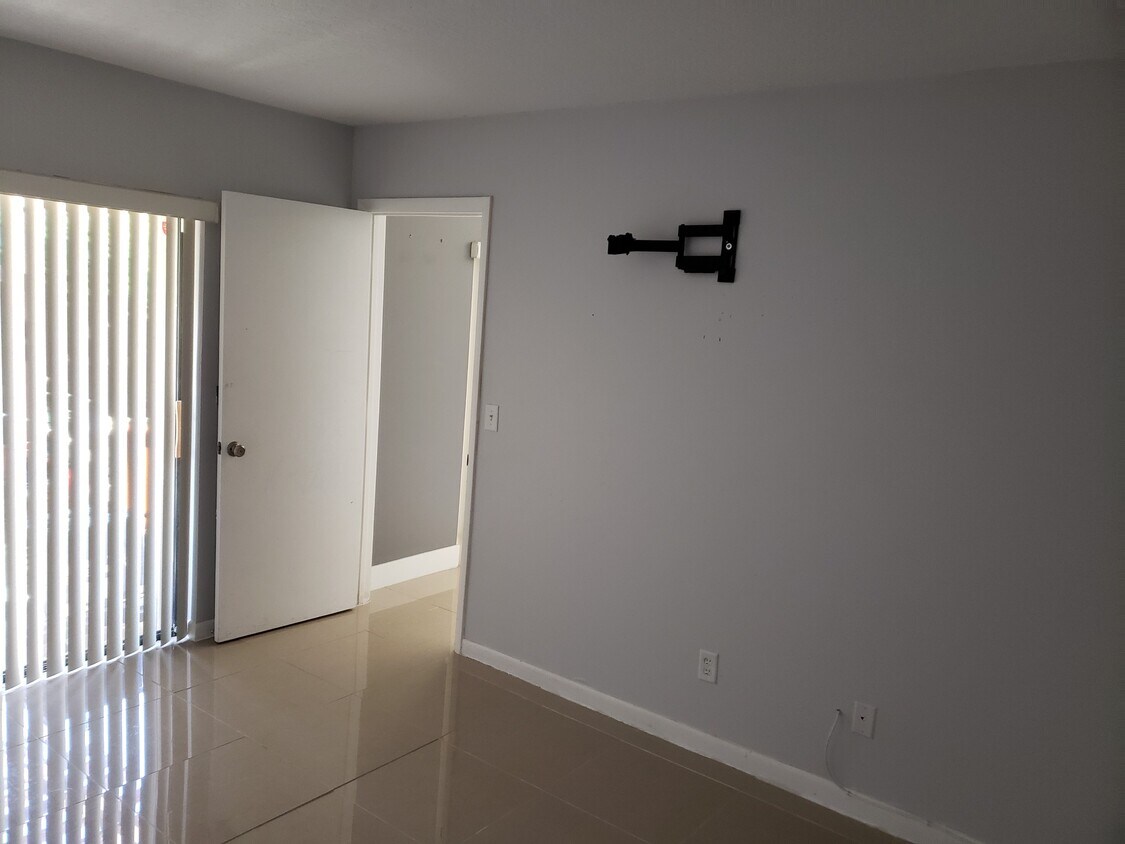 Dormitorio - 11864 SW 8th Ct