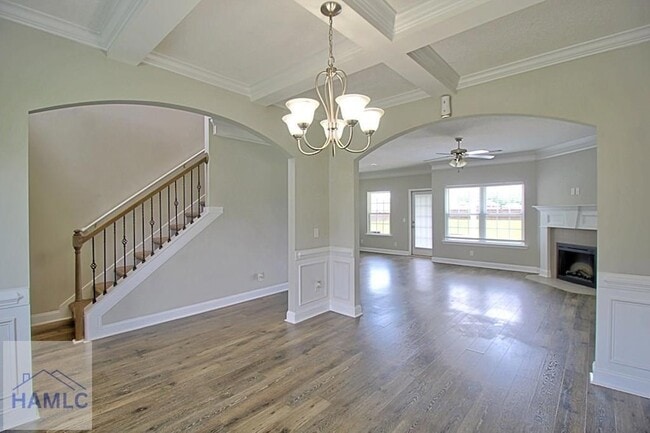 Building Photo - 95 Fairview Dr NE