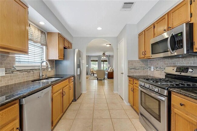 Foto del edificio - 8642 Piney Creek Bend