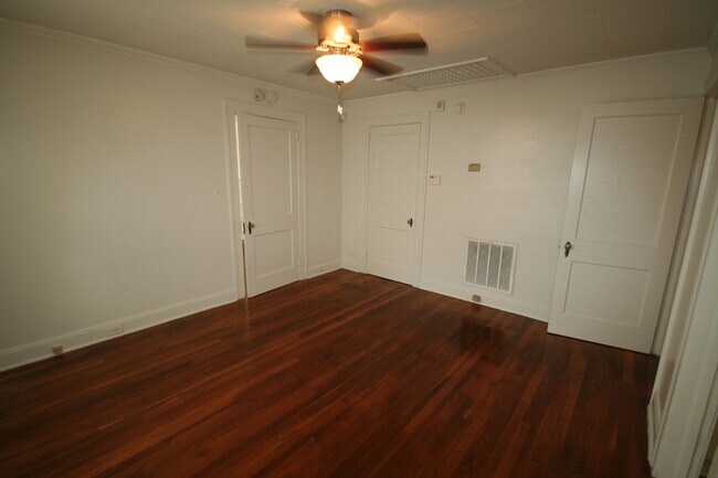 Foto del edificio - 907 Lancaster St