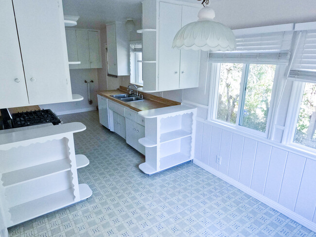Dinning Room - 3613 Beethoven St