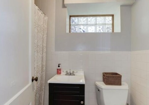 lower level full bathroom - 2825 Northampton St NW