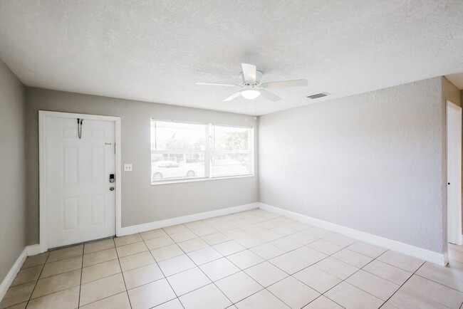 Building Photo - 375 NW 30th Terrace