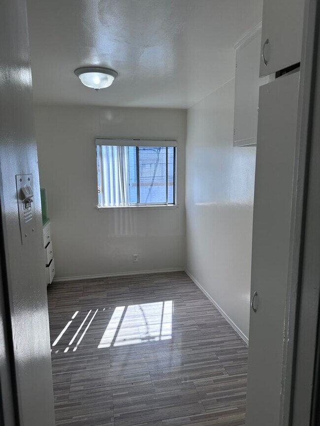 Foto del edificio - Well Located East Village Studio