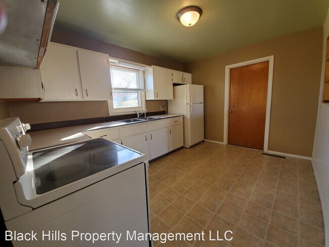 Foto del edificio - 3 br, 1 bath House - 3510 Maple Ave